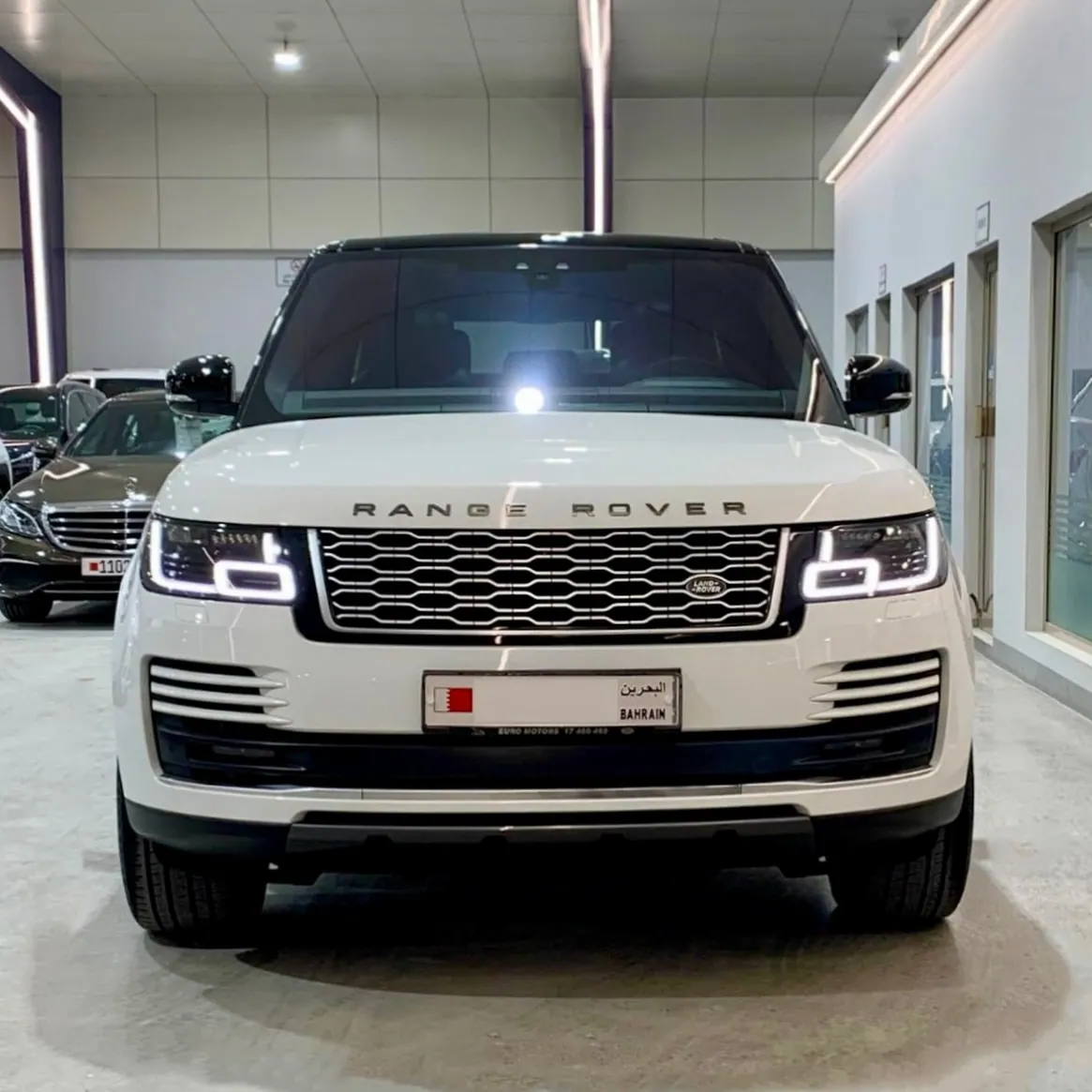 2019 Land Rover Range Rover Vogue, photograph 3 of 20