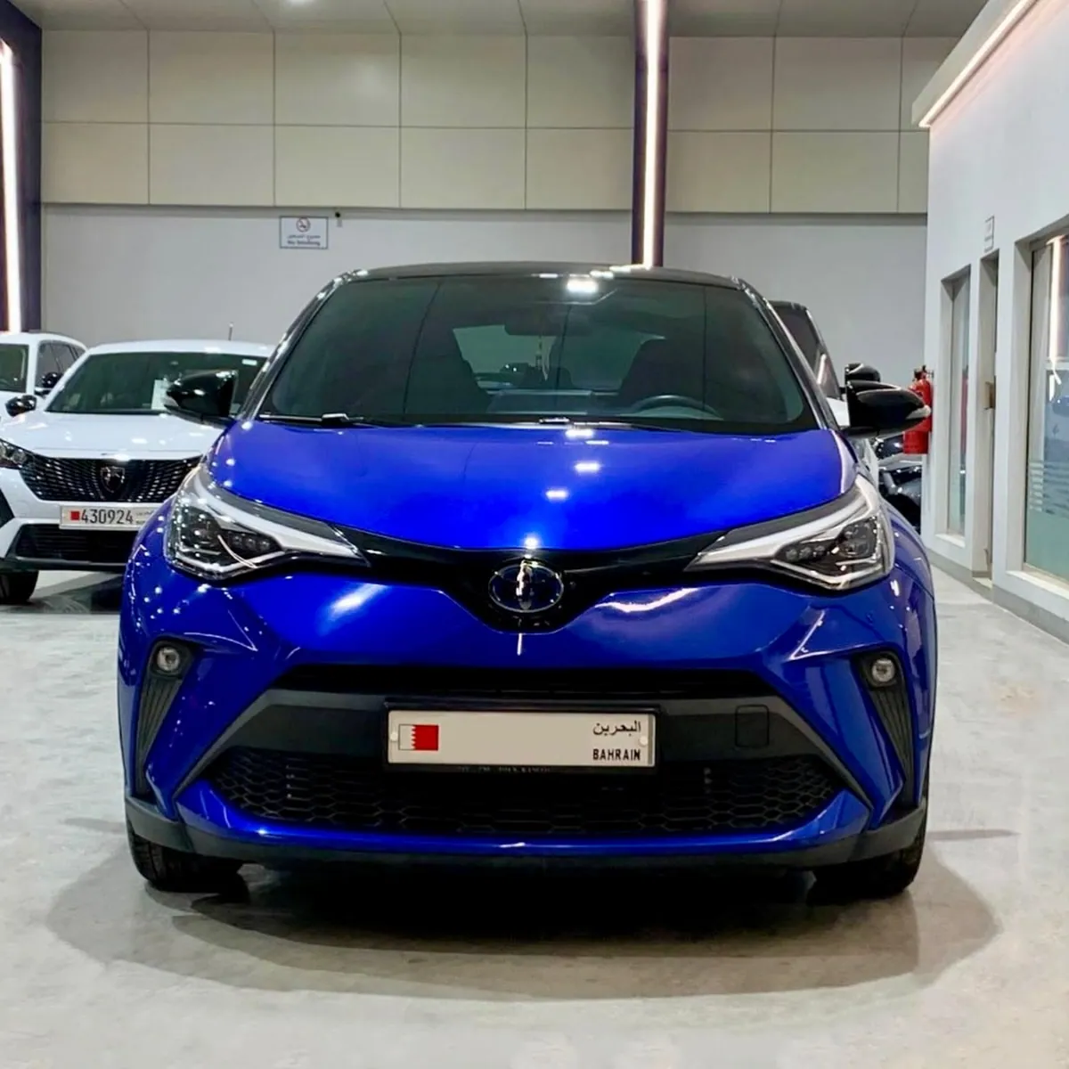 2021 Toyota C-HR Hybrid, photograph 4 of 18